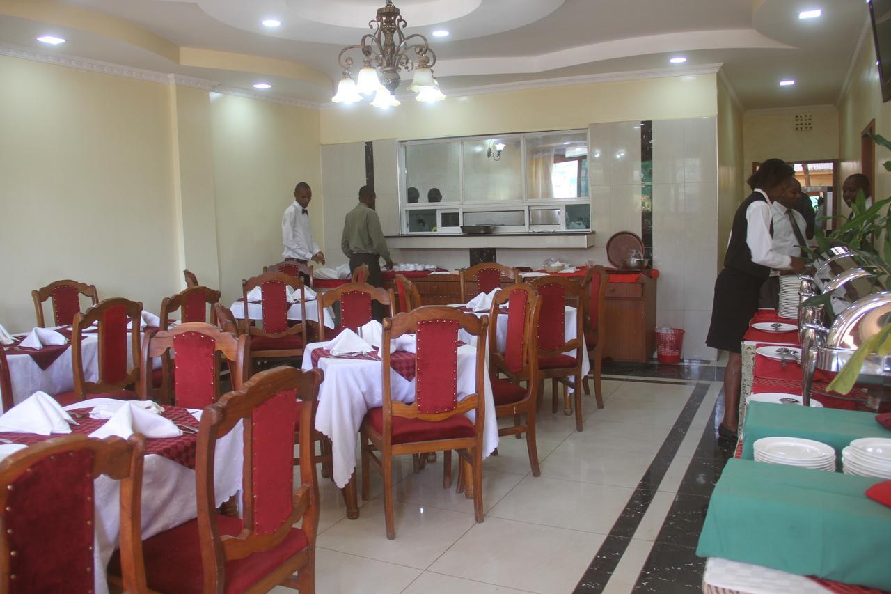 Bomen Hotel Isiolo Екстер'єр фото