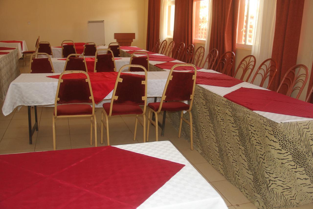 Bomen Hotel Isiolo Екстер'єр фото
