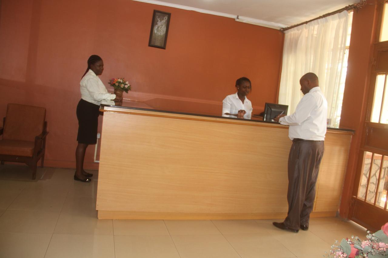 Bomen Hotel Isiolo Екстер'єр фото