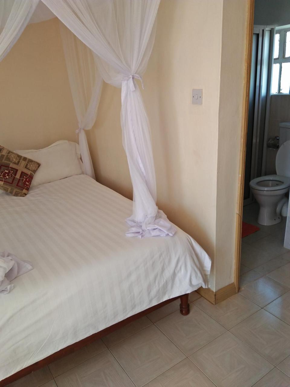 Bomen Hotel Isiolo Екстер'єр фото
