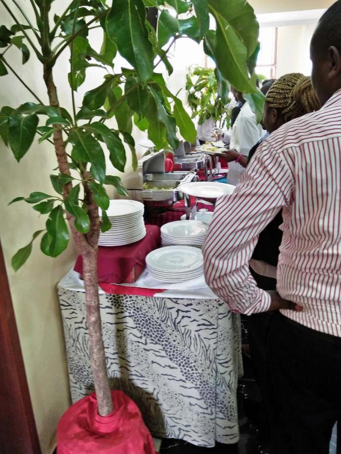 Bomen Hotel Isiolo Екстер'єр фото